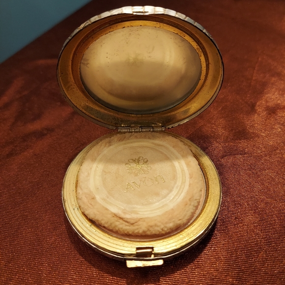 Avon refillable Compact 1970 - Picture 3 of 3